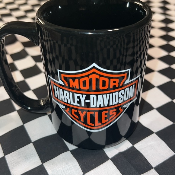 Harley Davidson Coffee Mug 🧡🖤 - Picture 2 of 3